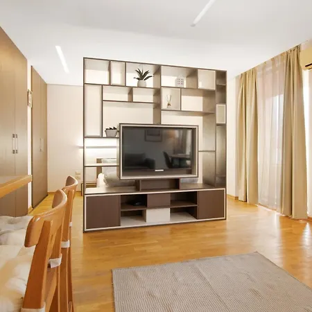 Apartment Deluxe Studentski Grad Sofia